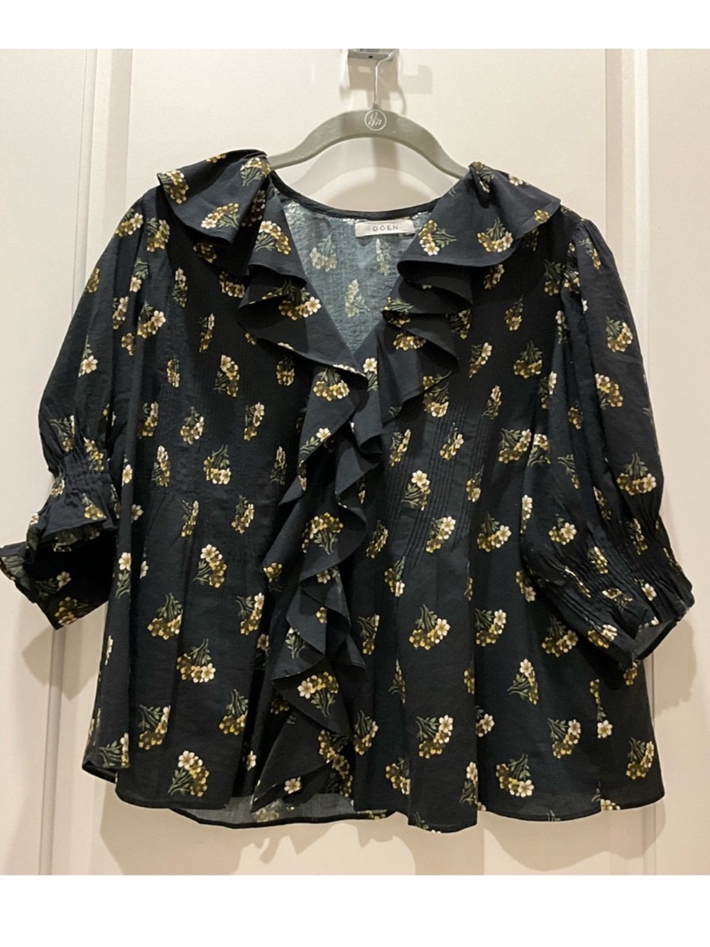 Doen Henri Ruffle top M